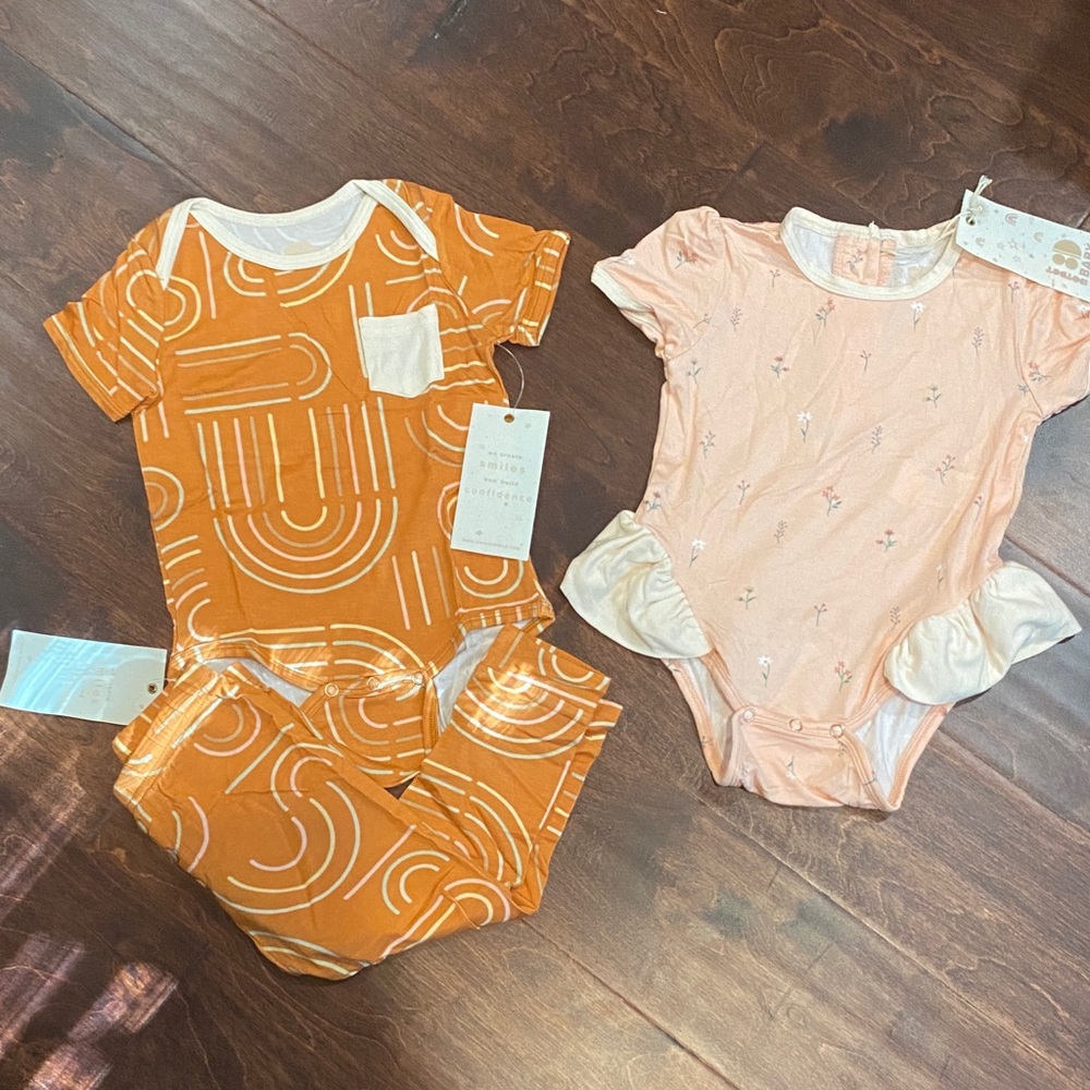 Dot Dot Baby Bamboo Lot Onesies/Bodysuits and Leggings 12-18m NWT